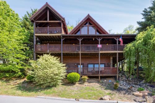 Pigeon Forge House | Experience Comfort and Tranquility at Mooseberry Just Minutes from Top Attractions