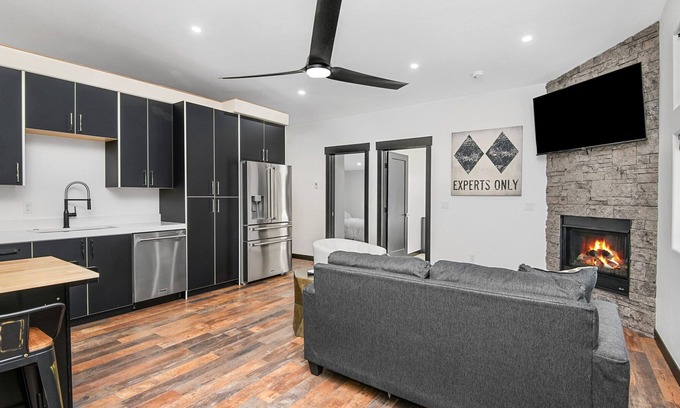 Edwards House | Experience Comfort in the Heart of the Vail Valley: Modern 2-Bedroom Sleeps 6