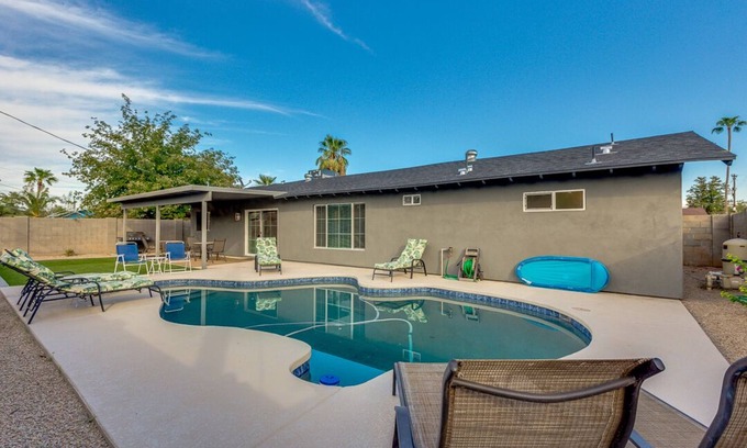 South Scottsdale House | Experience everything Scottsdale has to offer! Private & Heated Pool!