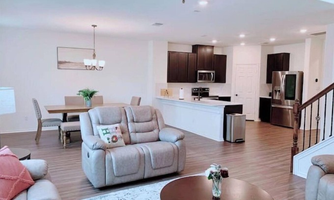 Georgetown House | Experience fun at Kalahari, just a 15-min drive away