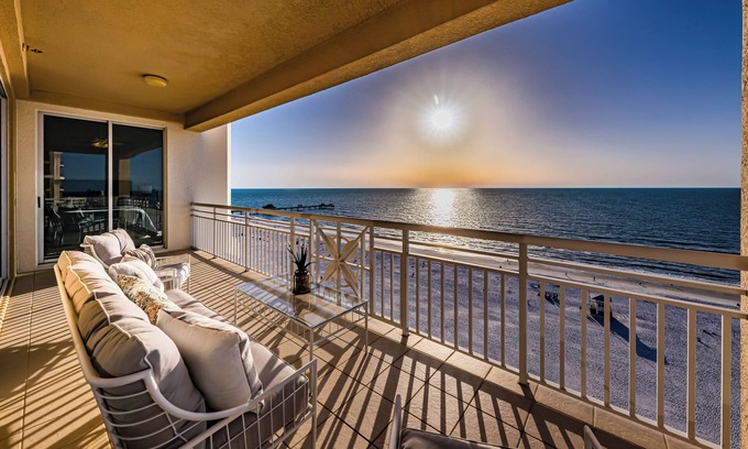Clearwater Beach Condo | Experience Luxury Living at Sun & Sand Paradise – Clearwater Beach