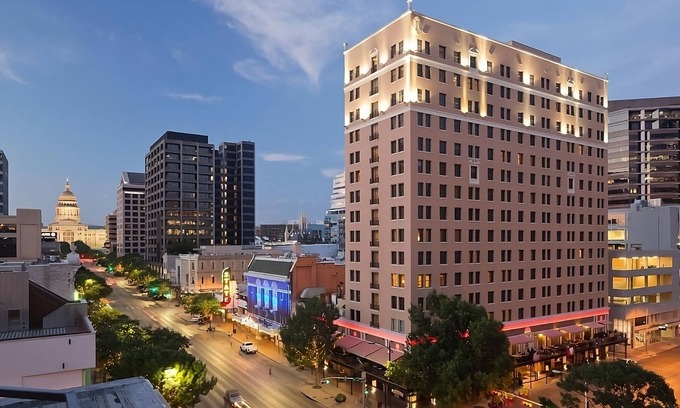 Downtown Austin Hotel | Experience Soothing Moments & Luxury! Indoor Swimming Pool, Pets are Welcome!