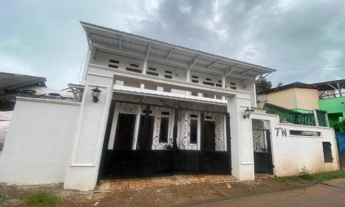 Depok Hotel | EXPRESS O 92147 Nia Residence