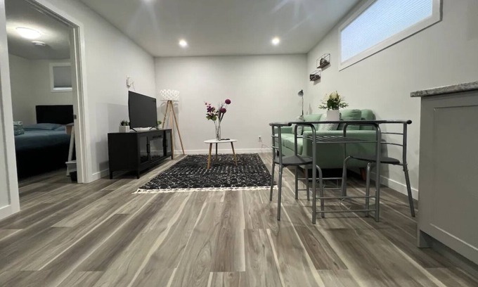 Regina Apartment | Exquisite Guest Suite in Regina