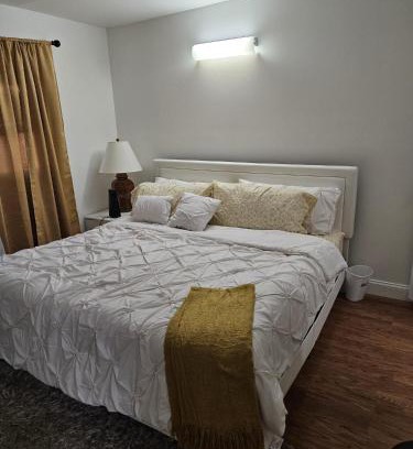 Des Plaines House | Exquisite Haven