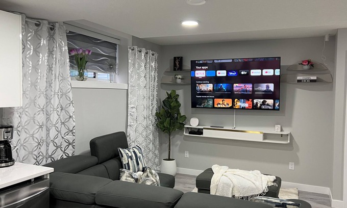 Beaumont House | Exquisite suite in Beaumont!