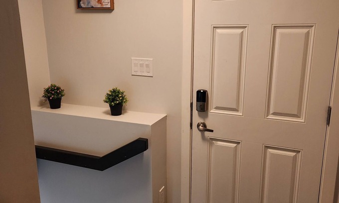 Winnipeg Apartment | Exquisitely Finished 1 Bedroom, 1 Bath Modern & Homely Suite.