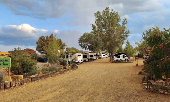 Escalante House | Extended RV Site (up to 45'), Pull Through, Full Hookup (30/50 amp)