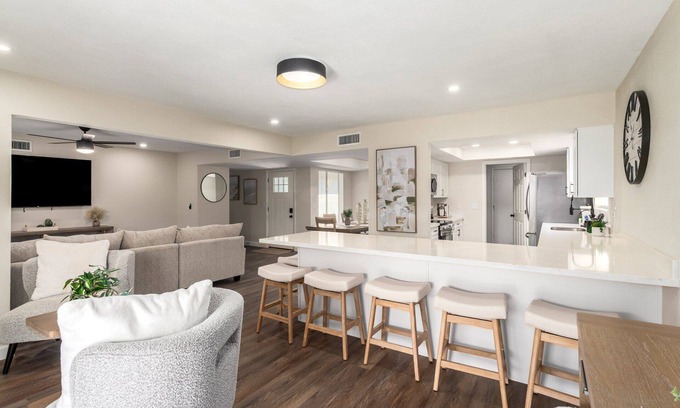 North Center Revitalization Association House | Extended Stay Ready – Spacious 3BR w/Private Backyard