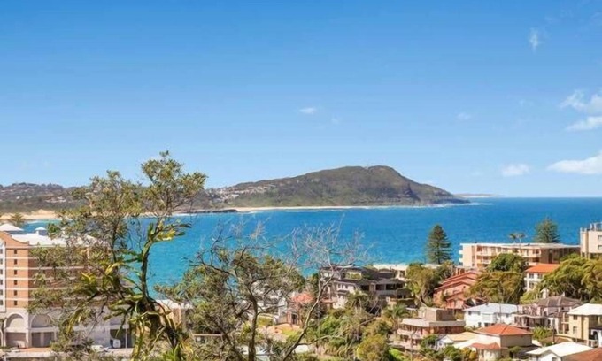 Terrigal House | Extra large family home Amazing views of Terrigal beach