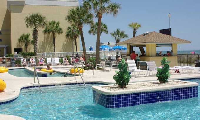Crescent Beach Apartment | Extra-wide Balcony, Resort Pools & TikiBar, 6 Beds