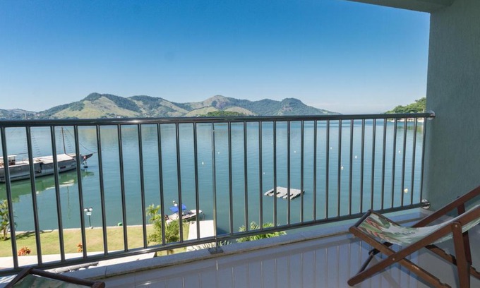 Caieira Apartment | Férias no paraíso! Um mar pra chamar de seu!