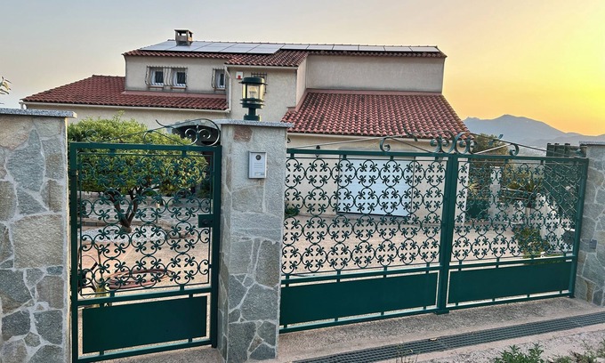 Bastelicaccia Apartment | F3 in a charming villa in a quiet location shared swimming pool panoramic sea and mountain view