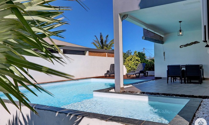 Saint-Andre Villa | F6 – Villa Alice*** – Swimming Pool – St-André