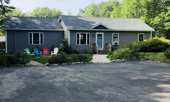 Cape Porpoise House | Fab Sunny Kennebunkport home ,7Mins.beach,Openings for Summer 2024, 365 per nite