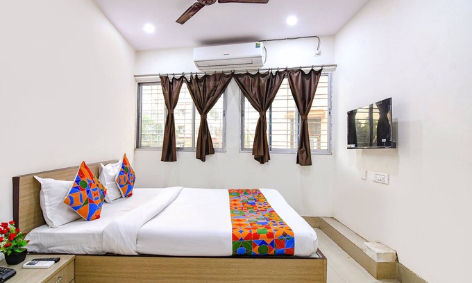 Kolkata Hotel | Fabexpress Vhyom Sky Palace