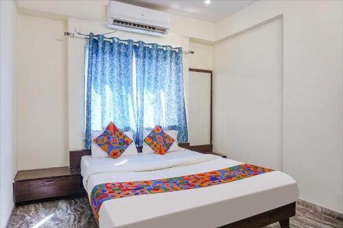 Pune Hotel | FabHotel Gokul Lodge