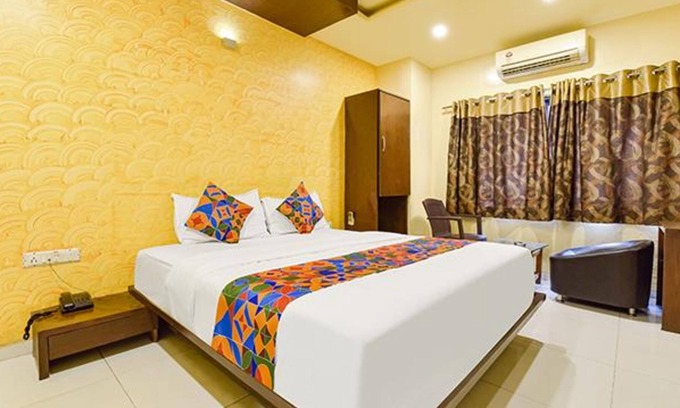 Navrangpura Hotel | Fabhotel Kalash Residency