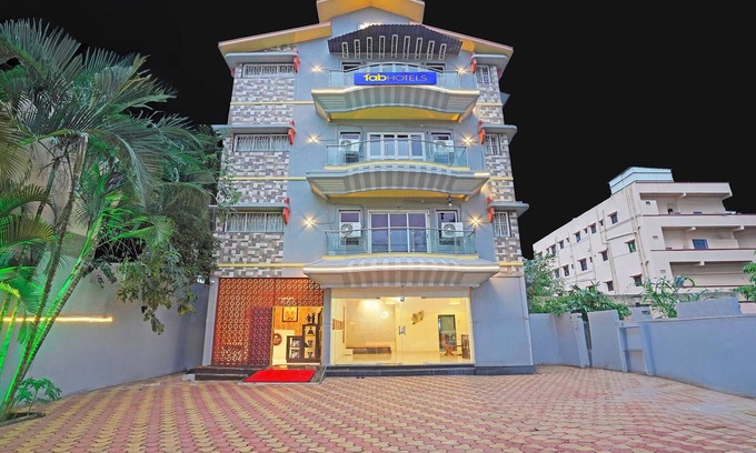 Alandi Hotel | FabHotel Kaveri Executive - Nr Alandi vithoba temple