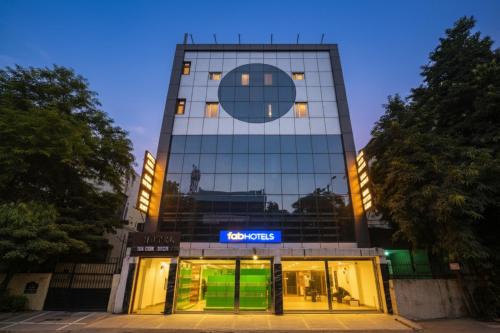 Delhi Hotel | FabHotel Mona Continental - Nr Laxmi Nagar IT Hub