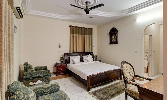 Kalka Hotel | Fabhotel Pinjore Holiday Home