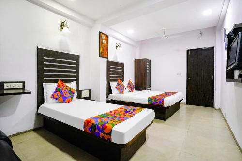 Ahmedabad Hotel | FabHotel Santro