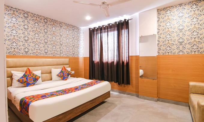 Jasola Hotel | Fabhotel Ssensse