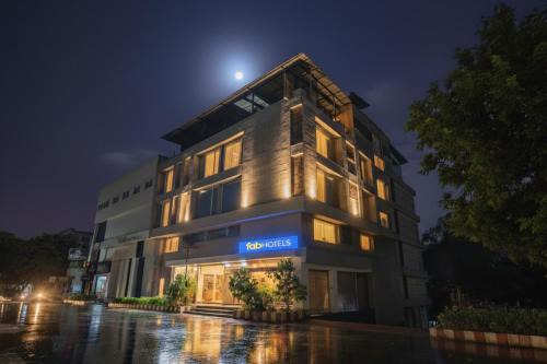 Maharana Pratap Nagar Hotel | FabHotel The Bentree - MP Nagar