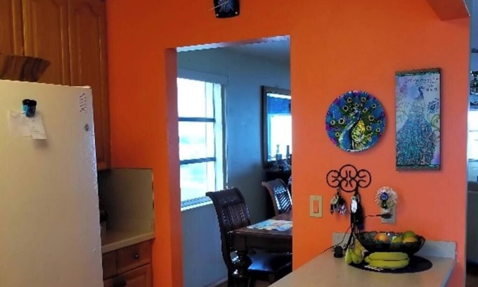 Gulfport Condo | Fabulous fully furnished, fully stocked 2-bedroom corner apartment in Gulfport