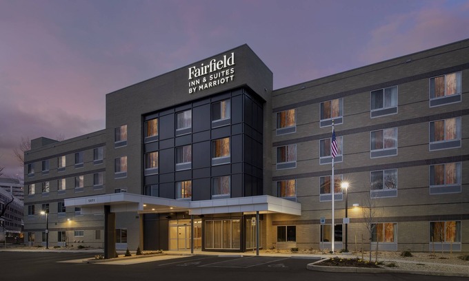 Hampden South Hotel | Fairfield Inn & Suites by Marriott Denver Tech Center North