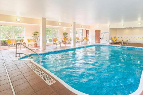 Park Central Hotel | Fairfield Inn & Suites Dallas Park Central