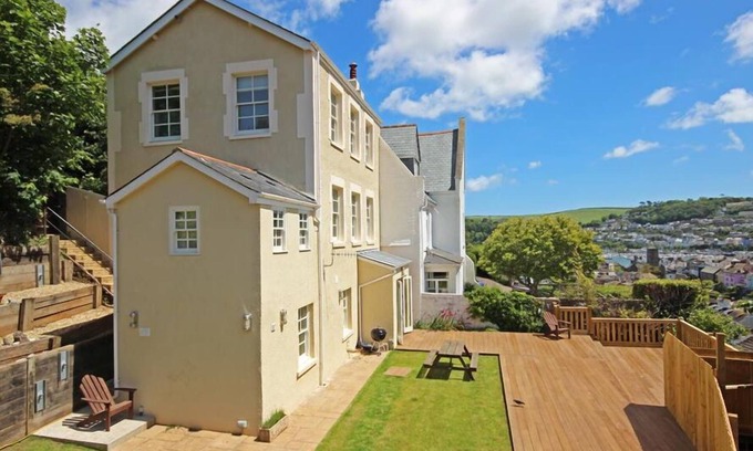 Dartmouth Cottage | FAIRVIEW HOUSE, family friendly, with a garden in Dartmouth