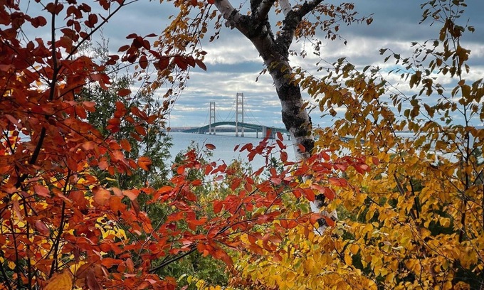 St Ignace House | Fall color dates, Lots of space for Upper Peninsula getaway. Book October now