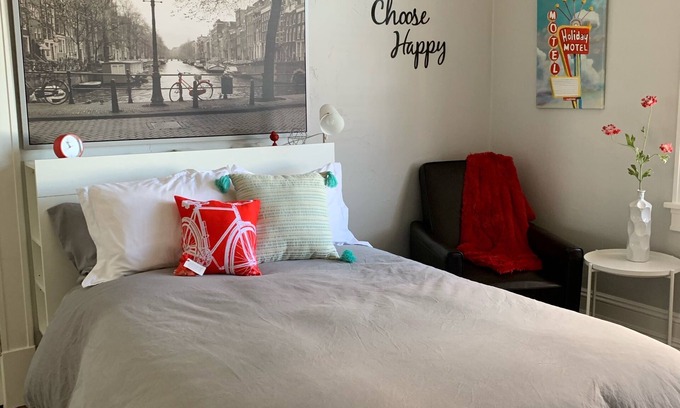 Midtown House | Fall Discount~Beautiful All-Inclusive Extended Stay Studio-Travel Professionals