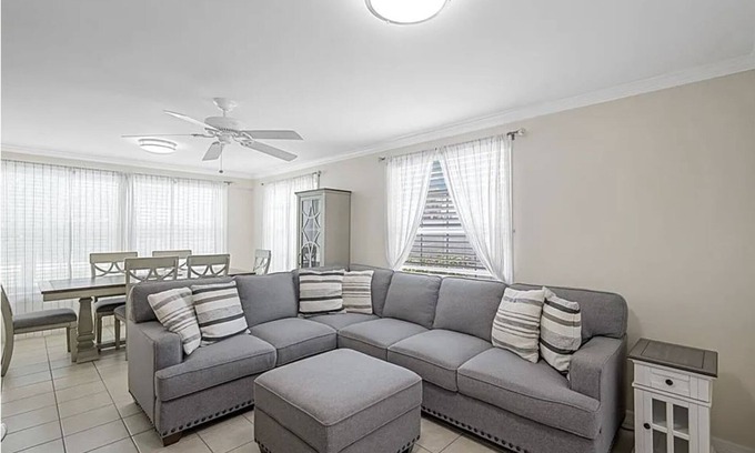 Naples Park House | Fall In Naples Hot Tub On 107th 3 Bedroom Home