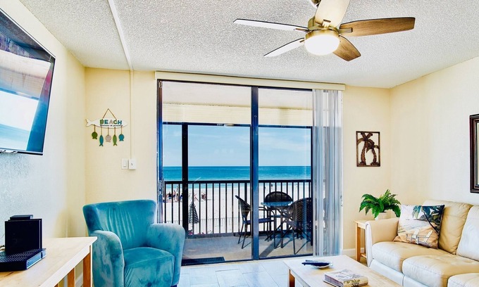 Indian Shores Condo | 🏖🏝Fall SPECIALS minivans at airports to use