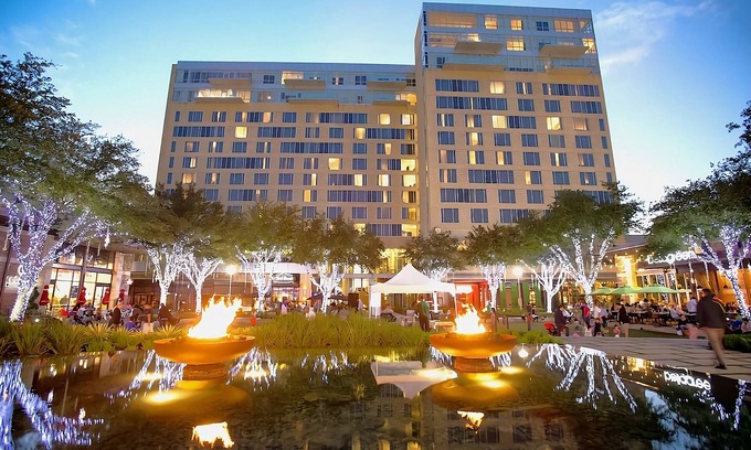Memorial House | Family Adventure in the City! 4 Convenient Units, Free Parking, Onsite Pool
