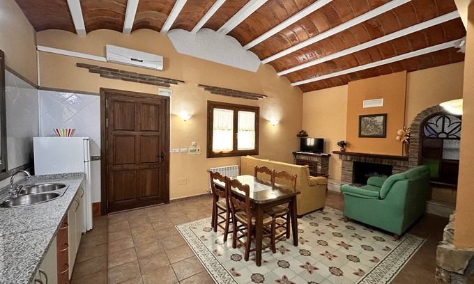 Benalua de Guadix Apartment | Family Cave for 4 people