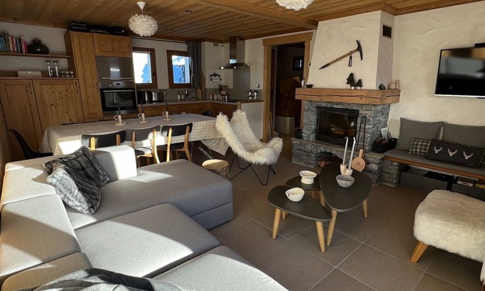 Plagne Soleil Ski Chalet | Family Chalet au to 12 pers./ La Plagne Soleil alt. 2050m/ski-in/ski-out