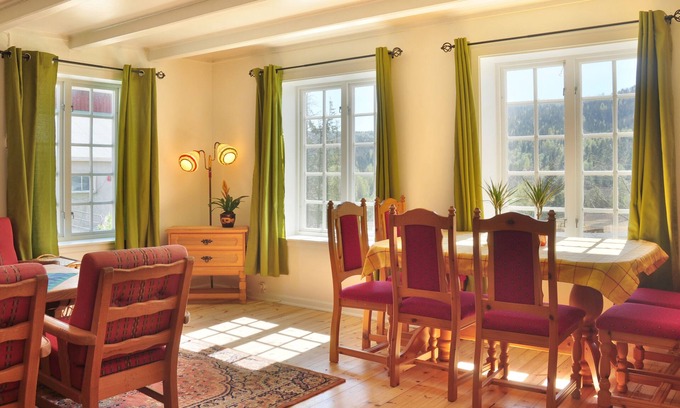 Nome Other | Family Farm. Green fields, forests. Child friendly.