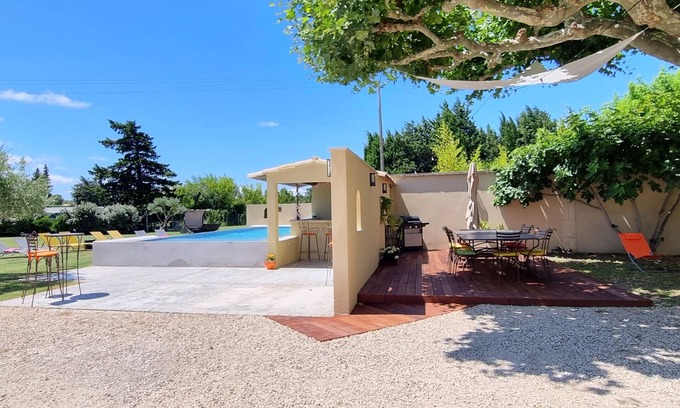 Althen-des-Paluds House | Family farmhouse with pool in the heart of Provence 15 minutes from Avignon