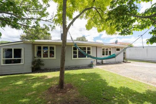 Hamilton Villa | Family-Friendly 5-Bedroom Home Near Uni & Hamilton Gardens - Sleeps 10