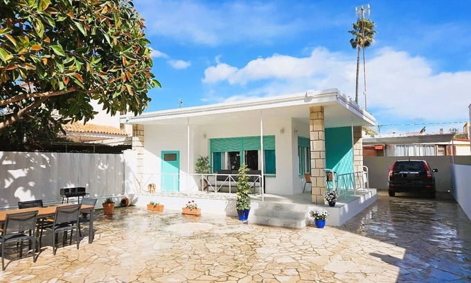 Benicarlo Ski Chalet | Family-friendly chalet located 2 minutes from the beach. (Private parking)