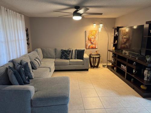 Boynton Beach House | Family-Friendly Getaway with Pool, and Streaming
