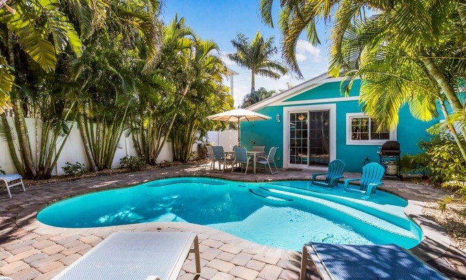 Holmes Beach Cottage | Family-Friendly Home, Steps from the Beach with Private Pool!
