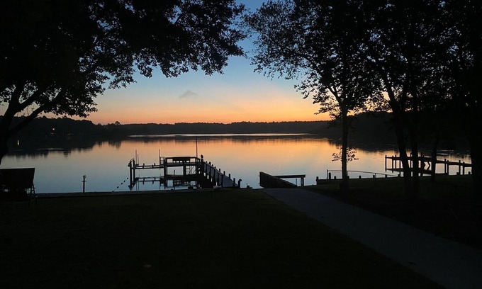 Summerton House | Family friendly lakefront home with private boat ramp and dock