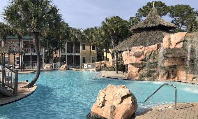 Ono Island Condo | Family-Friendly Resort with Tiki Bar, Live Music; near Naval Air Station, P-Cola