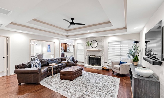Grapevine House | Family friendly transitional and modern designed home away from home
