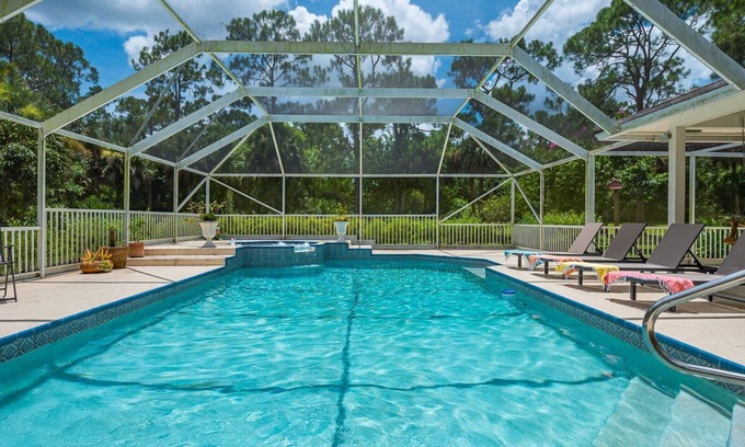 Jupiter Farms House | Family Getaway in Jupiter Farms: Fun Pool & Lake!