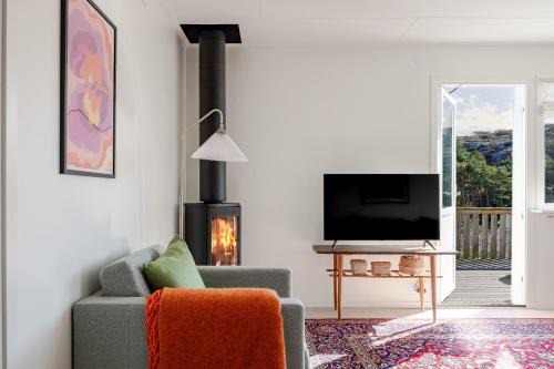 Skaerhamn Villa | Family home near the ocean, with large patio & BBQ
